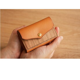 【ふるさと納税】木×革 カードケース キャメル 茶色 木製 革製品 名刺入れ 名刺ケース カード入れ おしゃれ かわいい レザー 雑貨 ファッション雑貨 ファッション小物 日用品 ビジネス 長野 長野県 箕輪町