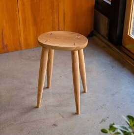 【ふるさと納税】飛騨の職人が製作 組木加工 スツール キッチンスツール 木製 じゃがいもスツール A【色・高さ 選べる】 天然木スツール スツール イス 椅子 いす サイドテーブル 家具 おしゃれ 人気 おすすめ 新生活 一人暮らし 国産 北々工房[Q2752]