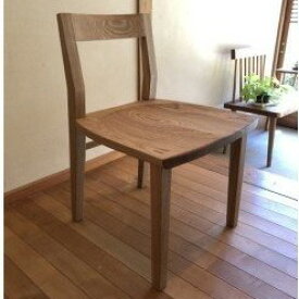 【ふるさと納税】軽くて座り心地の良い手作りの木の椅子「KOSI-KAKE」