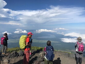 【ふるさと納税】プロガイド付き富士登山！1泊2日ツアー（ペア）◇【富士山　登山　体験　宿泊】