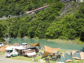 【ふるさと納税】川根本町「アプトいちしろキャンプ場」利用券（先行予約権付）