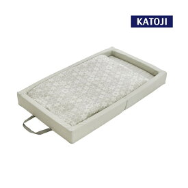 【ふるさと納税】折りたたみベビー布団（スノークリスタル）｜カトージ KATOJI ブランド 子育て ベビー用品 赤ちゃん 子ども 子供 布団 ふとん ベビー かわいい 折り畳み 寝具 おりたたみ 柄 折りたたみ ミニ ミニサイズ