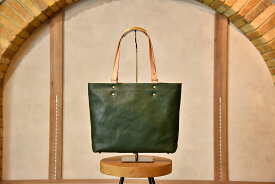 【ふるさと納税】近江牛レザーを贅沢に使った　本革トートバッグ　ディープグリーン【カバン かばん バッグ 鞄 ハンドメイド】