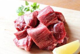 【ふるさと納税】 【近江牛 角切り(煮込み用)800g】 肉 牛肉 冷凍 煮込み ブランド牛 三大和牛 和牛 贈り物 ギフト プレゼント 滋賀県 竜王