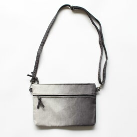 【ふるさと納税】【伊と幸】《白生地の老舗が贈る》正絹染めKIMONOサコッシュ（ぼかし染め・銀鼠ぼかし） | 京都 京都市 バッグ 鞄 かばん 和装 ギフト お祝い 内祝い 伝統 工芸 老舗 伊と幸 いとこう イトコウ