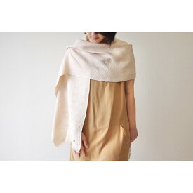 【ふるさと納税】【着回しできるシルクストール】フィルタンゴ ストール　吉祥柄ボタン付き　ベージュ　洗えるシルク、お祝いギフトにも。 シルク ファッション 洗える ギフト 贈り物 ふるさと納税シルクストール ふるさと納税 ストール