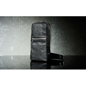 【ふるさと納税】姫路黒桟革　ボディバッグ　縦型　黒 ファッション カバン
