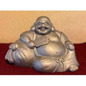 【ふるさと納税】瓦細工師手作り　【座り布袋置物】 置き物 迫力 インテリア 僧侶 七福神 布袋さま 円満 神様 富貴繁栄 焼き物 縁起物 いぶし粘土瓦