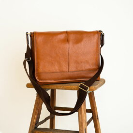 【ふるさと納税】豊岡鞄　皮革横型フラップSD（ブラウン） / カバン かばん バッグ