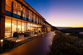 【ふるさと納税】ホテル奈良さくらいの郷 デラックスツインルーム（眺望有）1泊2食 ペア 宿泊券 | 奈良県 宿泊施設 デラックス 眺望あり ペアプラン 夕食付き 朝食付き 人気 おすすめ 観光 旅行 温泉 宿泊体験 チケット お取り寄せ 通販 送料無料 ふるさと納税