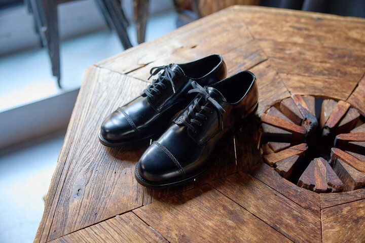 ブラックレザー ドレスシューズ キャップトゥ CROCKETT&JONES 