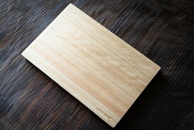 【ふるさと納税】ひのき 一枚板カッティングボード　FEDECAとSKYWOODのコラボ返礼品 32cm 奥吉野桧 国産