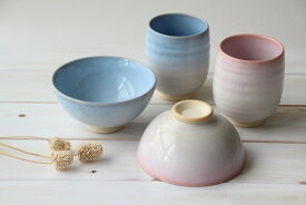 【ふるさと納税】萩焼 つぼみお湯呑＆お茶碗セット 和食器 おしゃれ 陶器 お洒落 食器 おしゃれ食器 和風食器 ギフト 人気 モダン 和モダン かわいい 山口県 萩市 日本製 贈り物 プレゼント お祝い 結婚祝い 高級感 上品 引き出物 誕生日 記念品 還暦祝い 来客用