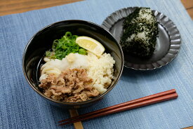【ふるさと納税】ふるさと萩の味「どんどん」の肉うどんと肉ぶっかけうどん各4人前セット(全8食分)　わかめむすびの素付き