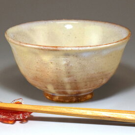 【ふるさと納税】萩焼 ごはん茶碗（粉引） 和食器 お茶碗 お椀 皿 和皿 茶碗 ちゃわん ボウル おしゃれ お洒落 食器 おしゃれ食器 和風食器 器 うつわ お皿 陶器 ギフト 人気 モダン 和モダン かわいい 山口県 萩市 日本製 贈り物 プレゼント お祝い 上品 高級感 ベージュ