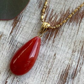 【ふるさと納税】赤珊瑚ティアドロップ K18製ペンダント 【有限会社米沢サンゴ店】[ATCX018]