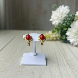 【ふるさと納税】【記念日の贈り物に】K18ゴールドと土佐産赤珊瑚の華やかなダイヤモンドイヤリング D0.03ct/専用ケース付 / プレゼント ギフト レディース 【有限会社米沢サンゴ店】[ATCX072]