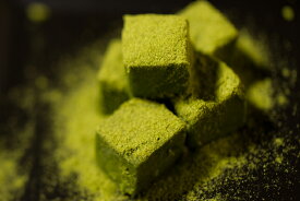 【ふるさと納税】高知県仁淀川町 池川茶園 濃厚生チョコレート 茶のつぼみ（煎茶）｜国産茶葉使用 抹茶 スイーツ 和洋菓子 生チョコ デザート 贅沢スイーツ 手作り ギフト 贈答用 バレンタイン ホワイトデー 敬老の日 手土産 お歳暮 お中元 高級スイーツ 上質な味わい