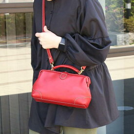 【ふるさと納税】口枠ショルダーバッグ【福岡市内製造】＜レッド＞