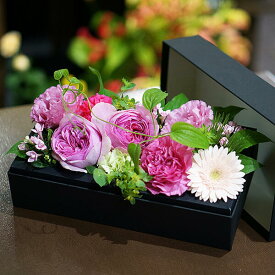 【ふるさと納税】【定期便4回】季節の生花のフラワーボックス：B630-001