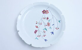 【ふるさと納税】有田焼 雪輪皿22cm しだれ桜文【赤絵白磁硯処 雪月花】食器 うつわ 器 磁器 陶磁器 皿 飾り皿 プレート メインプレート 雪輪皿 雪輪 花 桜 さくら 手描き A45-323