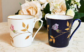 【ふるさと納税】有田焼 薔薇 ペアマグカップ【香蘭社】マグカップ ホワイト 瑠璃色 ロイヤルブルー バラ 伝統工芸 ギフト AA40-312