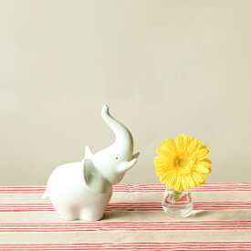 【ふるさと納税】有田焼 ゾウさんの置物 文翔窯【有田まちづくり公社】陶磁器 工芸品 伝統工芸 インテリア 置物 オブジェ 動物 アニマル ゾウ ぞう かわいい 癒し ギフト 贈答 A55-158