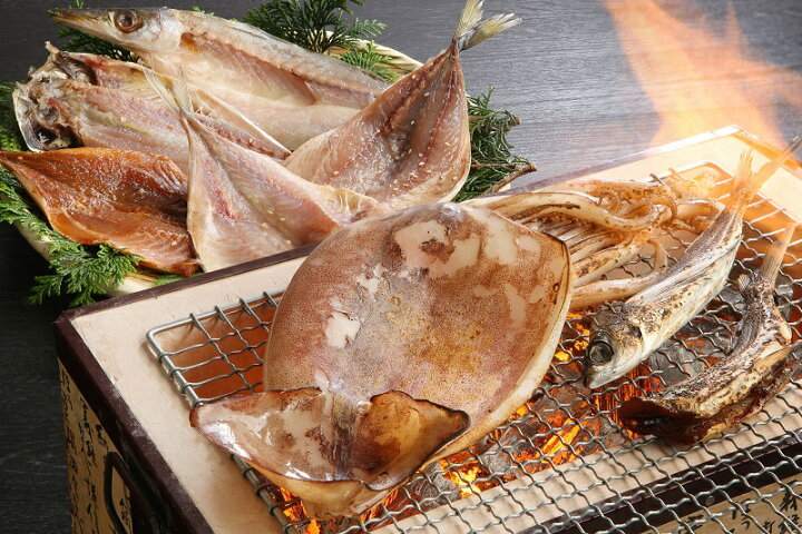 楽天市場】【ふるさと納税】松浦の干し物 盛り沢山【B4-001】 魚 干物 干し物 アジ 9枚 サバ 3切 カマス 3枚 イカ 2枚 あご 4尾 80g やわらかい 一夜干し 美味しい 大容量 冷凍 送料無料 敬老の日 : 長崎県松浦市 楽天市場】【ふるさと納税】松浦の干し物 盛り沢山【B4-001】 魚 干物 干し物 アジ 9枚 サバ 3切 カマス 3枚 イカ 2枚 あご 4尾 80g やわらかい 一夜干し 美味しい 大容量 冷凍 送料無料 敬老の日 : 長崎県松浦市