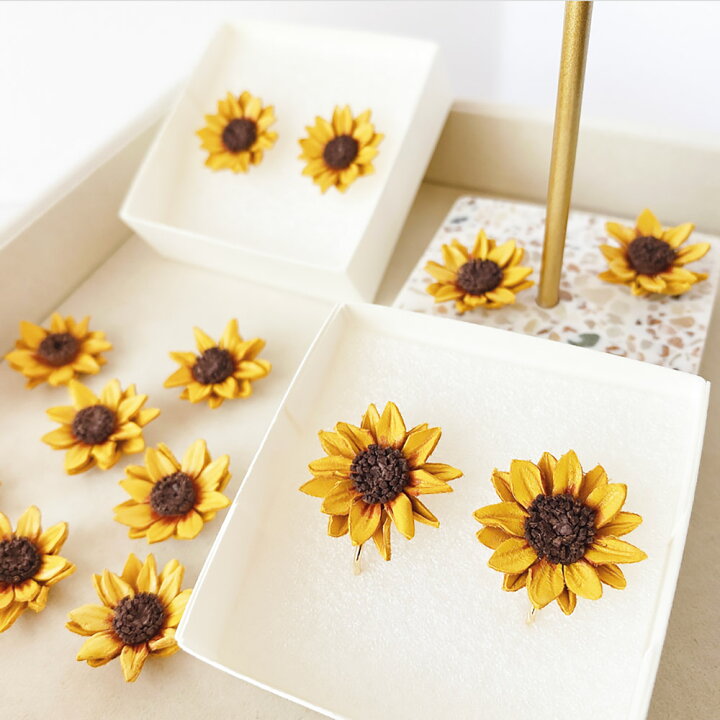 楽天市場】【ふるさと納税】向日葵(ひまわり) モチーフ ピアス・イヤリング 選べる 約2.3cm アクセサリー サージカルステンレス 花 フラワー モチーフ 牛革 革 レディース ハンドメイド 贈り物 プレゼント 送料無料 : 長崎県時津町