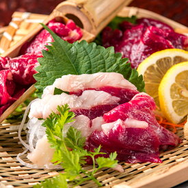 【ふるさと納税】赤身馬刺し 計約200g（約50g×4パック） 醤油・おろししょうが付き 馬刺 馬肉 お肉 赤身 しょうゆ 生姜 ショウガ 小分け 個包装 冷凍 熊本県 人吉市 送料無料