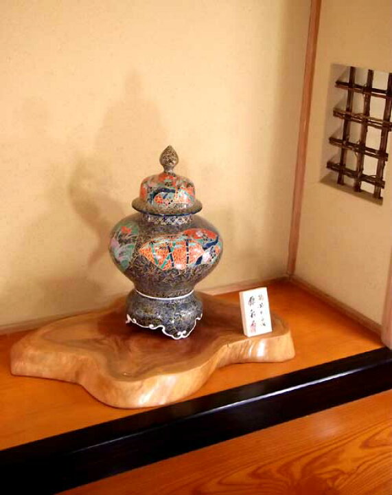 購買 有田焼 伝統工芸 総手描き<br>金彩唐草文様扇割花尽くし絵飾り沈香壺<br>陶芸作家 藤井錦彩 作 erino.reg.novene.ru