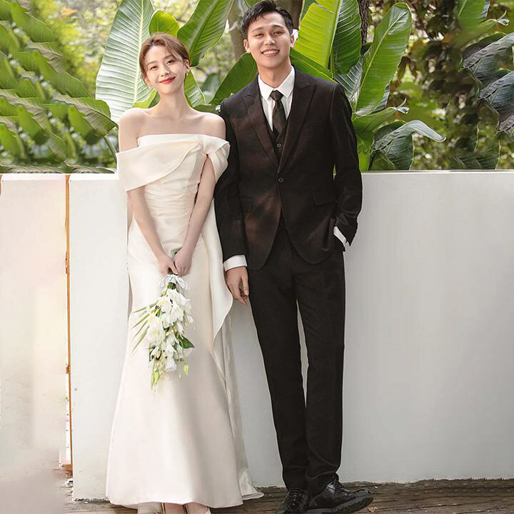 楽天市場】ロングウェディングドレス【着後レビュー特典】 適度な存在  