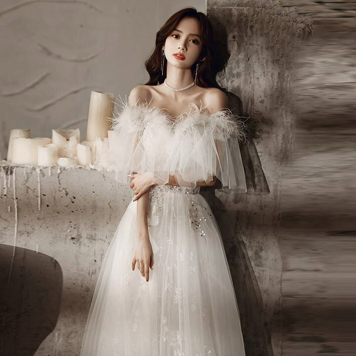 楽天市場】ボリュームのある 羽根の装飾 華やか パーティードレス【着  