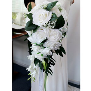 格調高い 白バラ キャスケード ブーケ 結婚式 ウエディングブーケ グリーン 造花 シルクフラワー ガール 花束 フラワー ギフト インテリア おじゃれ アーティフィシャルフラワー