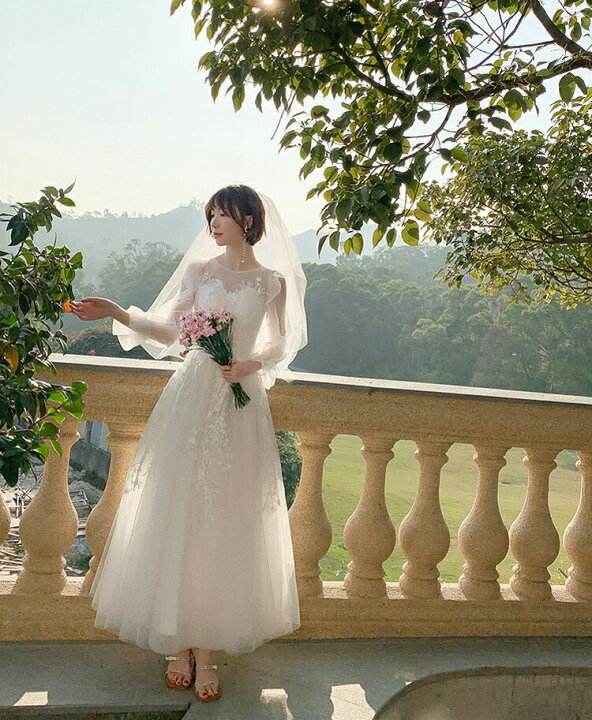 楽天市場 ウェディングドレス 袖あり 着後ﾚﾋﾞｭｰ特典 ロマンチックを詰め込んだ袖あり くるみボタン レース Aライン ウェディングドレス 結婚式 花嫁 持ち込みドレス ドレス カジュアル シンプル インポート 大きいサイズ ブライダル パーティ 発表会 前撮り