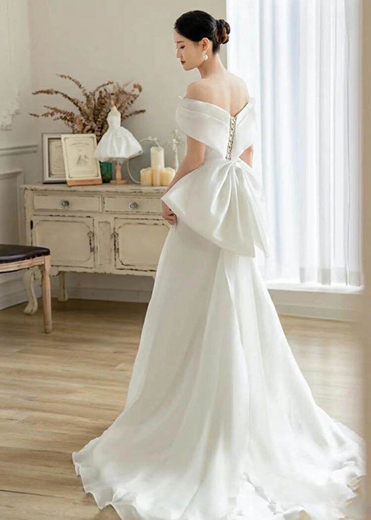 ボートネック 結婚式ドレ ウェディングドレス トレーン ホワイトドレス