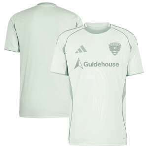 �y�����O�b�Y�zMLS D.C.���i�C�e�b�h ���j�t�H�[�� Adidas/�A�f�B�_�X �����Y (ADI 2025 Men's One Planet Pre-Match Top)