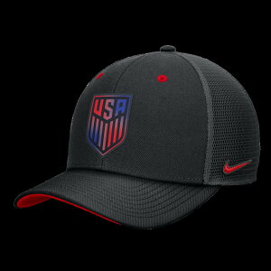 �y�����O�b�Y�zNATIONAL TEAM �A�����J��\ �A�W���X�^�u���L���b�v Nike/�i�C�L �����Y �u���b�N (BCS S26 Men's Rise Trucker Hat)