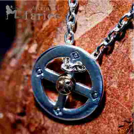 メディスンホイール(聖なる環/十字)モチーフ ワンポイントイーグル(鷲)装飾 K14(14金)コーティング メンズ インディアンジュエリー シルバー925 ペンダント ネックレス