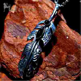 フェザー(羽)モチーフ 2カットオニキス装飾 ツタ柄彫り透かしデザイン メンズ インディアンジュエリー シルバー925 ペンダント ネックレス