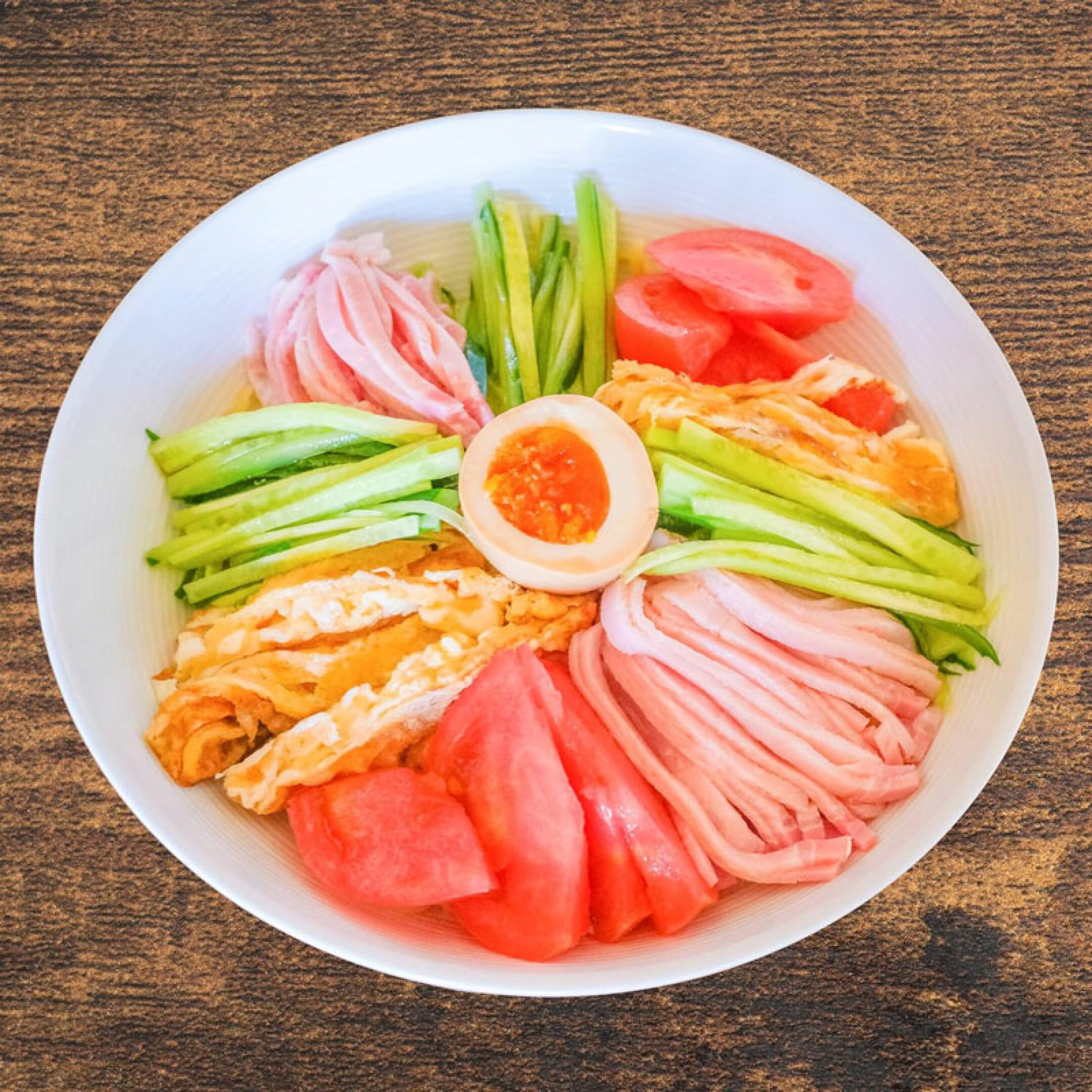 長野県須坂市の老舗製麺所が手掛ける自慢冷やし中華です！レモン風味でさっぱりといただけます。