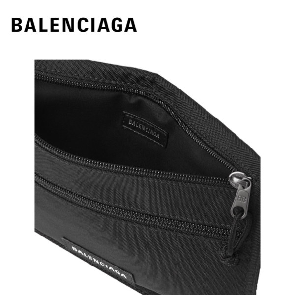 BALENCIAGA Explorer Messenger Bag Mens Black 2020AW バレンシアガ  エクスプローラーメッセンジャーバッグ メンズ ブラック 2020-2021年秋冬 | fashionplate