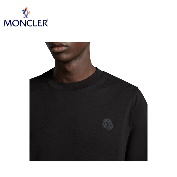 祝開店大放出セール開催中MONCLER Embossed lettering エンボス print 2023年春夏 Ivory,Black  レタリングプリント T-Shirt Tシャツ White 2023SS トップス