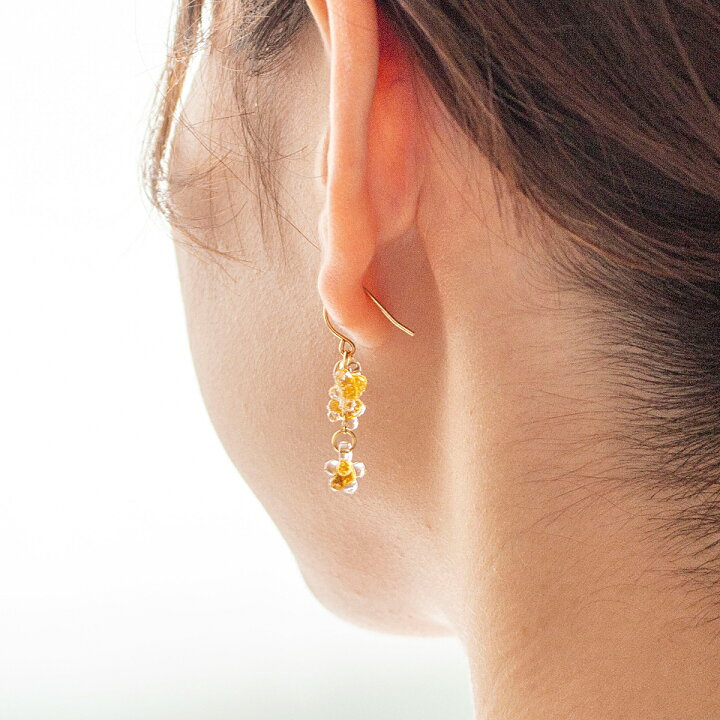 楽天市場】ハリオ ピアス ひとふさのミモザ 花 イエロー ロングピアス 