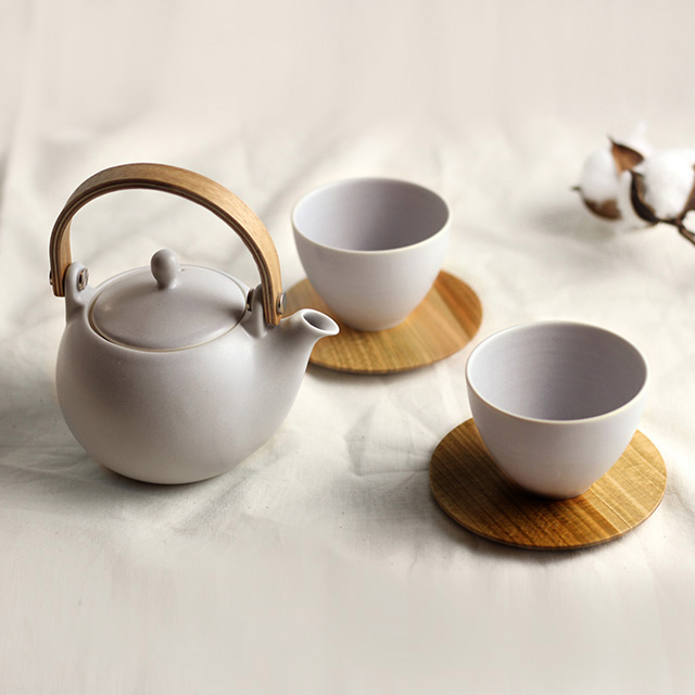 新品未使用 ✨ 九谷焼 英山窯 急須 ＋ お茶呑み茶碗 セット - 食器