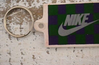楽天市場 Nike ロゴ ラバーキーホルダー ナイキ ロゴマーク スポーツ ブランド ストラップ 小物 雑貨 古着 ヴィンテージ 中古 メンズ店 ヴィンテージ 古着屋 通販 Feeet
