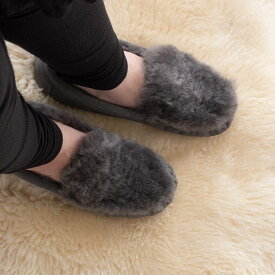 【WOMEN'S】 EMU Australia Cairns Reverse Fur (4色) W11705 エミュ オーストラリア ケアンズ モカシン ムートンシューズ ムートン 靴 ウィメンズ レディース 定番 人気商品 送料無料
