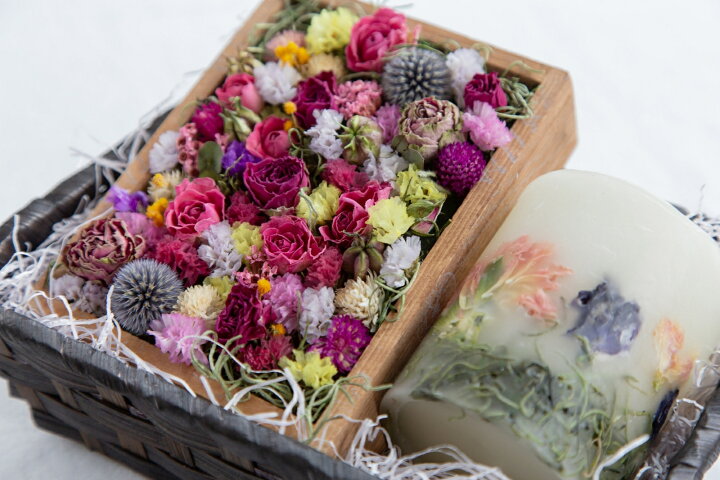 楽天市場 誕生日プレゼント ドライフラワー 女性向け 母親 キャンドル 癒しグッズ 女友達 大人かわいい 雑貨 おしゃれ 女性 30代 40代 代 お礼の品 結婚祝い 引っ越し祝い インテリア雑貨 両親 アロマキャンドル フラワーキャンドル フラワーアートフェリーチェ