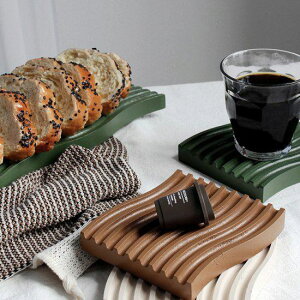 【取寄】小物置き トレー お盆 キッチントレー カフェ シンプル お洒落 インテリア おうち時間 ソーサー コースター ディッシュ 朝食 おやつ ティータイム カジュアル 輸入 雑貨 波型 食器