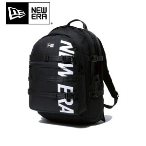 NEW ERA ( ニューエラ ) キャリアパック 35L プリントロゴ ブラック × ホワイト | リュック | バックパック | デイパック | アウトドア | キャンプ | 通勤 | 通学 | サイドポケット | 収納ポケット |